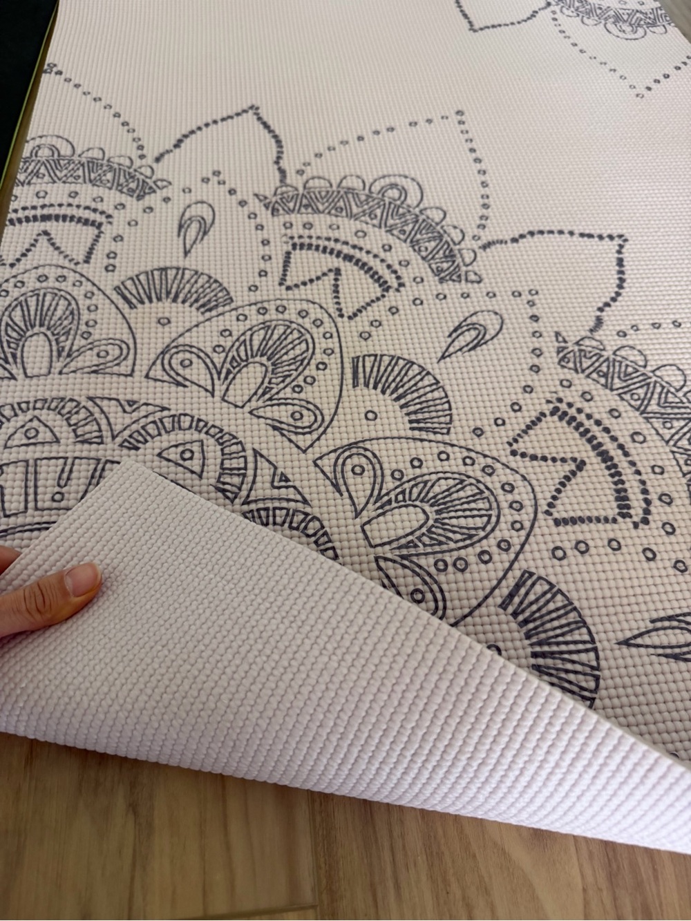 Mandala Yoga Mat in Light Pink - Unbranded - Picture 3 of 3